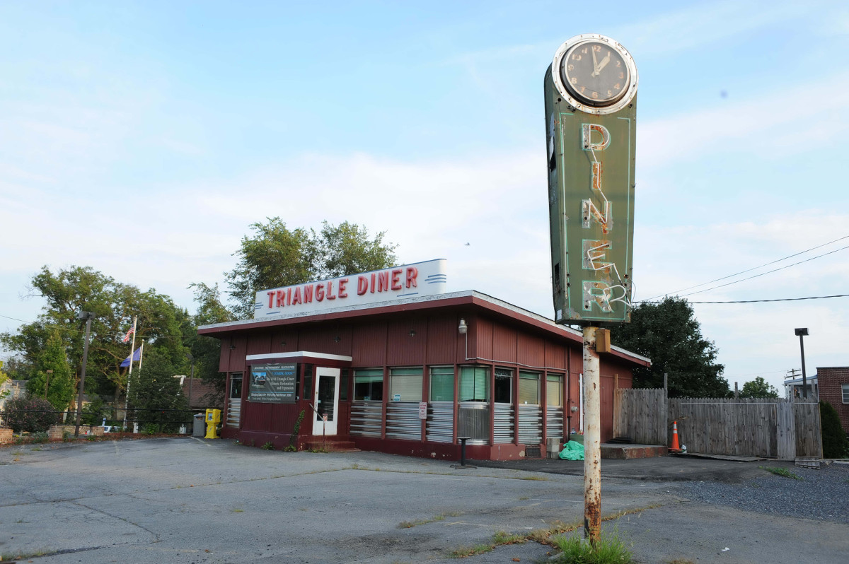 DHR Virginia Department of Historic Resources » 1385004 Triangle Diner