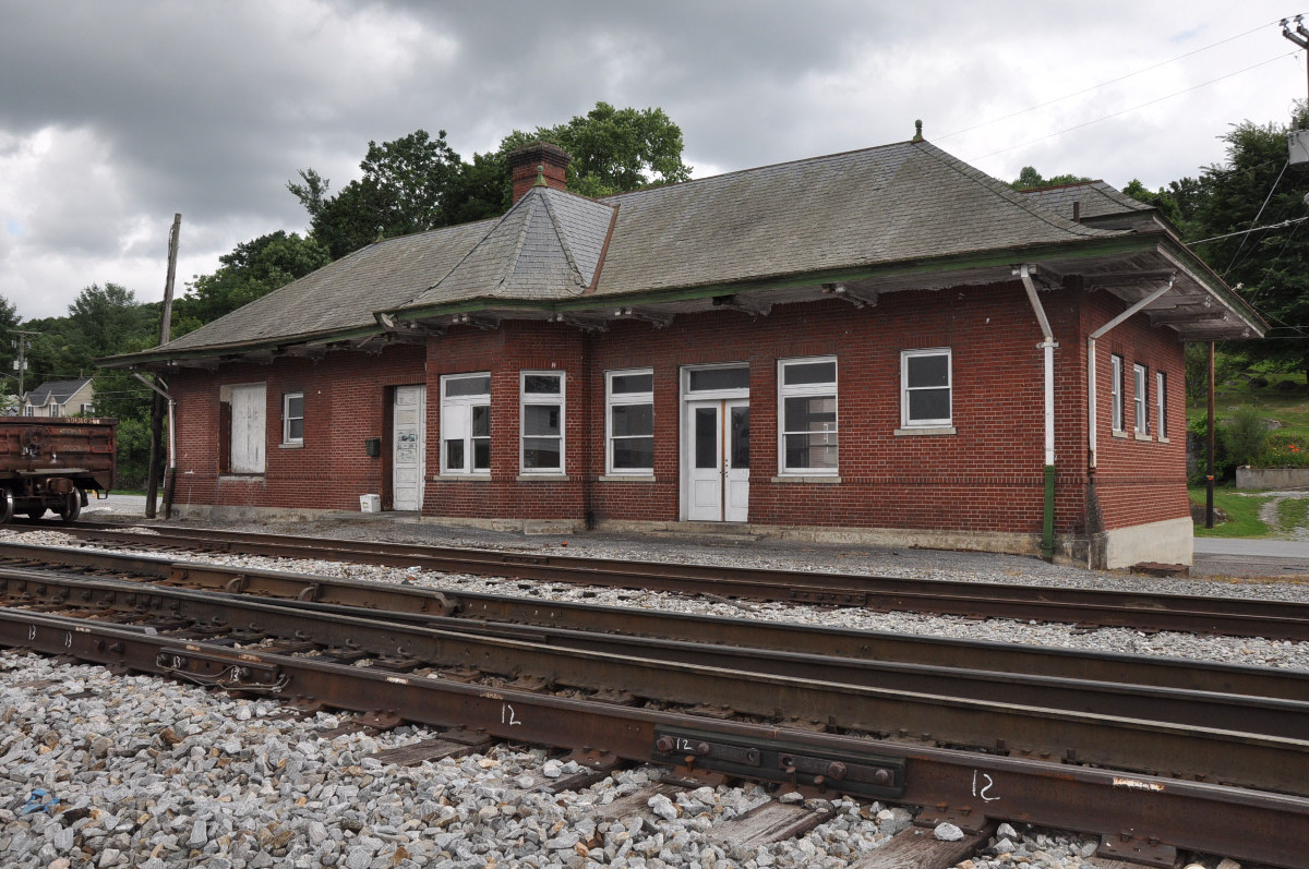 DHR Virginia Department of Historic Resources » 1585052 Tazewell Depot