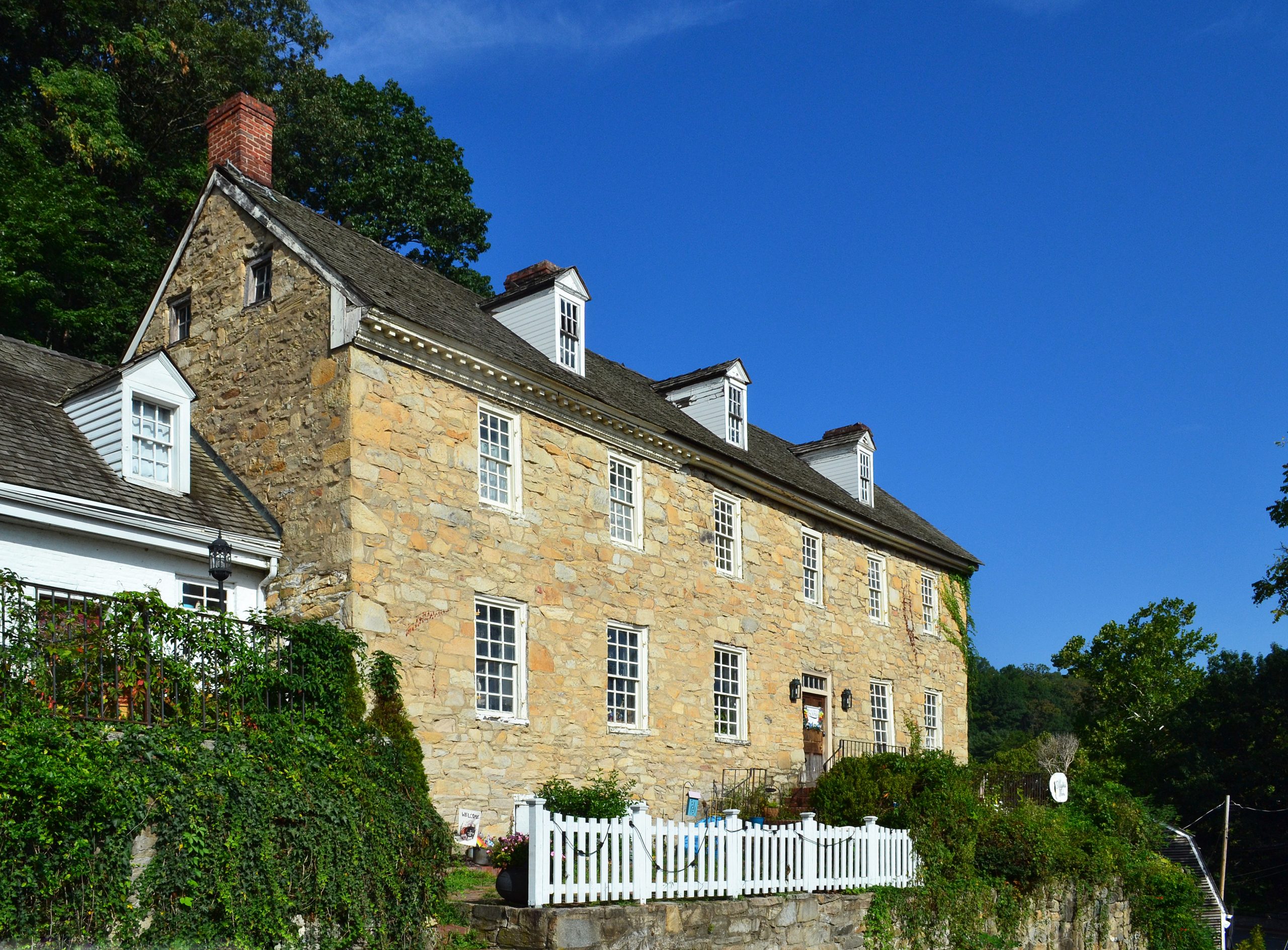 DHR Virginia Department of Historic Resources » 2720001 Rockledge