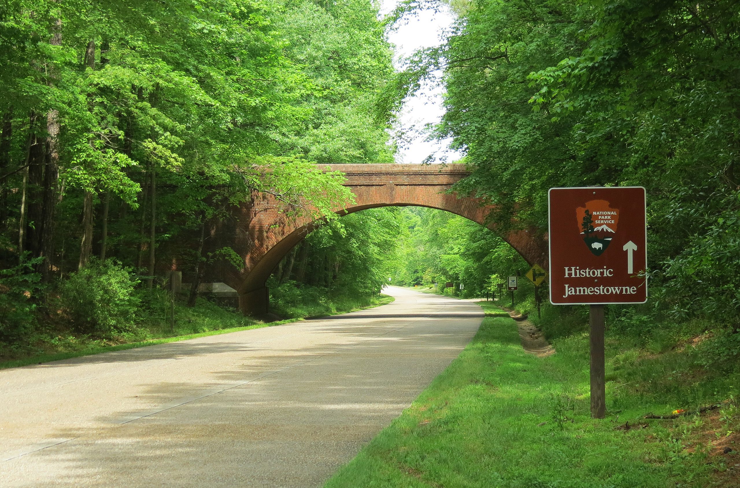 Colonial National Historical Park -- Colonial Parkway