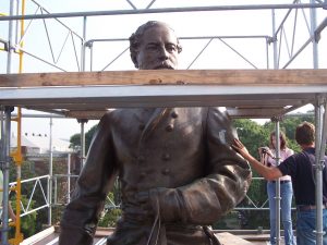 R, E. Lee Monument, 2006, undergoing repair.