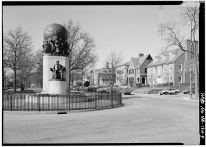 Maury Monument, Monument Avenue and North Belmont Street, 1991, looking west. Courtesy Library of Congress.