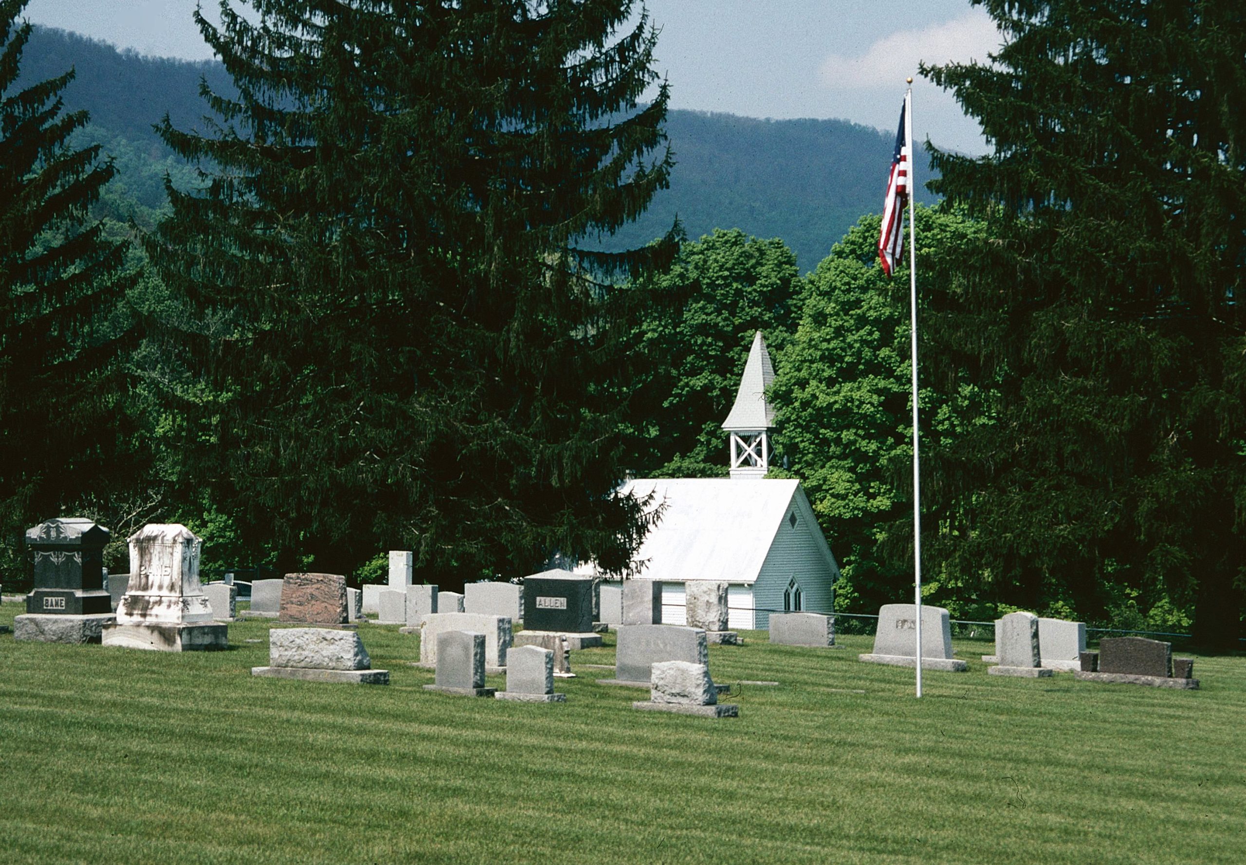 035-0420_Walkers_Creek_Church-and-Cemetery_2005_view_VLR_Online-DPezzoni-scaled