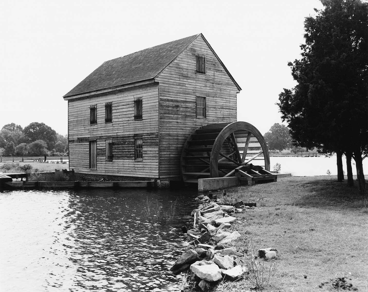 Tide Mill.  Photo credit: Calder Loth/DHR, 1996