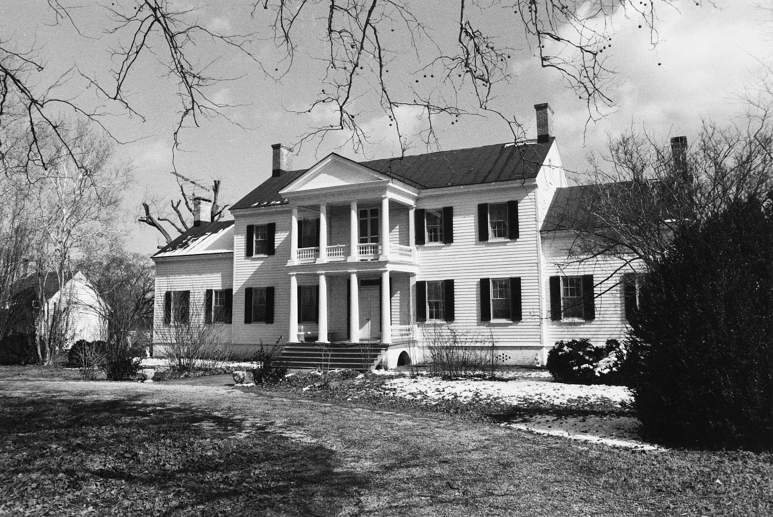 066-0013_Wheatland_exterior_front_elevation_VLR_4th_edition