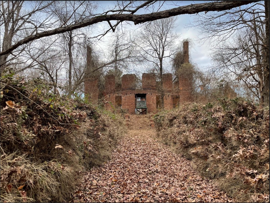 Ruins. Photo credit: Randy Lichtenberger, 2015