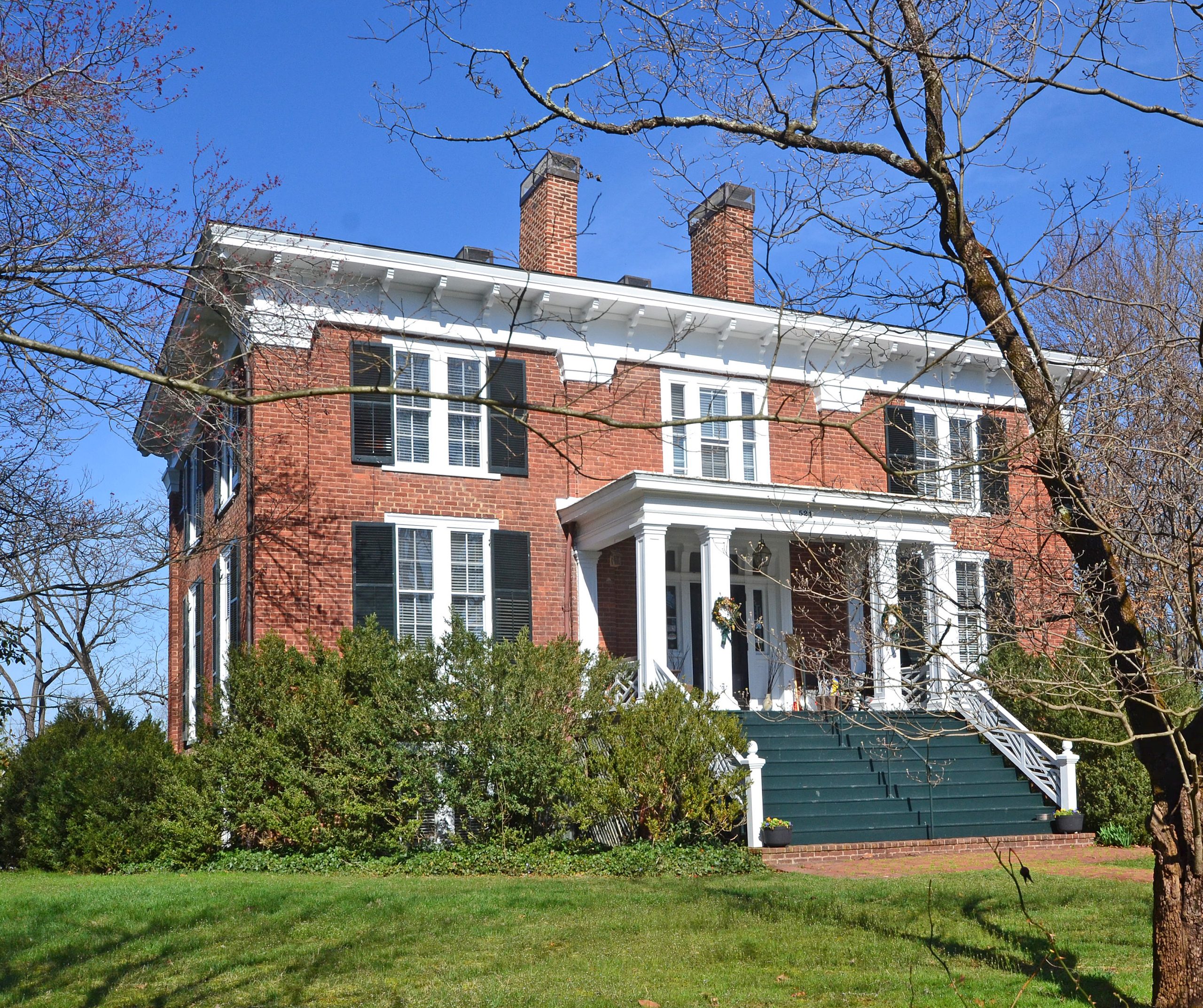 104-0008_Abell-Gleason_House_2022_exterior_front_elevation_VLR_Online-scaled