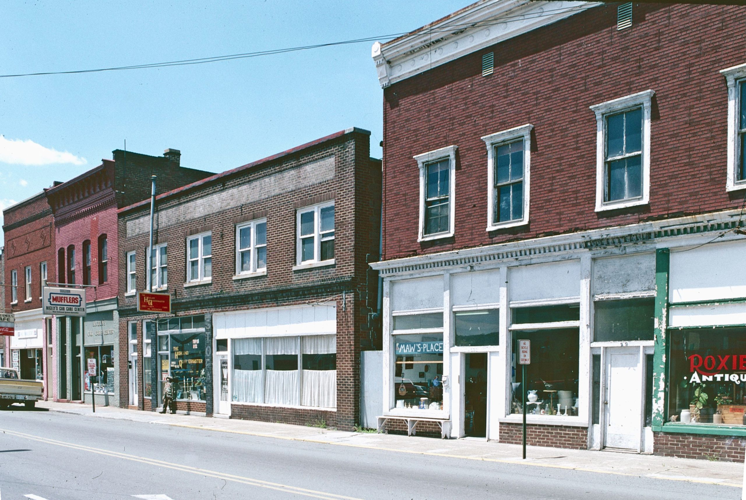 105-0017_Clifton_Forge_Commercial_HD_1989_streetview_VLR_Online-Pez-scaled