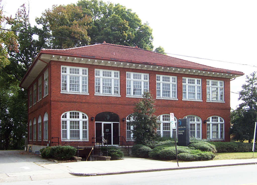 Schoolfield Welfare Building. Photo credit: Dan Pezzoni, 2009