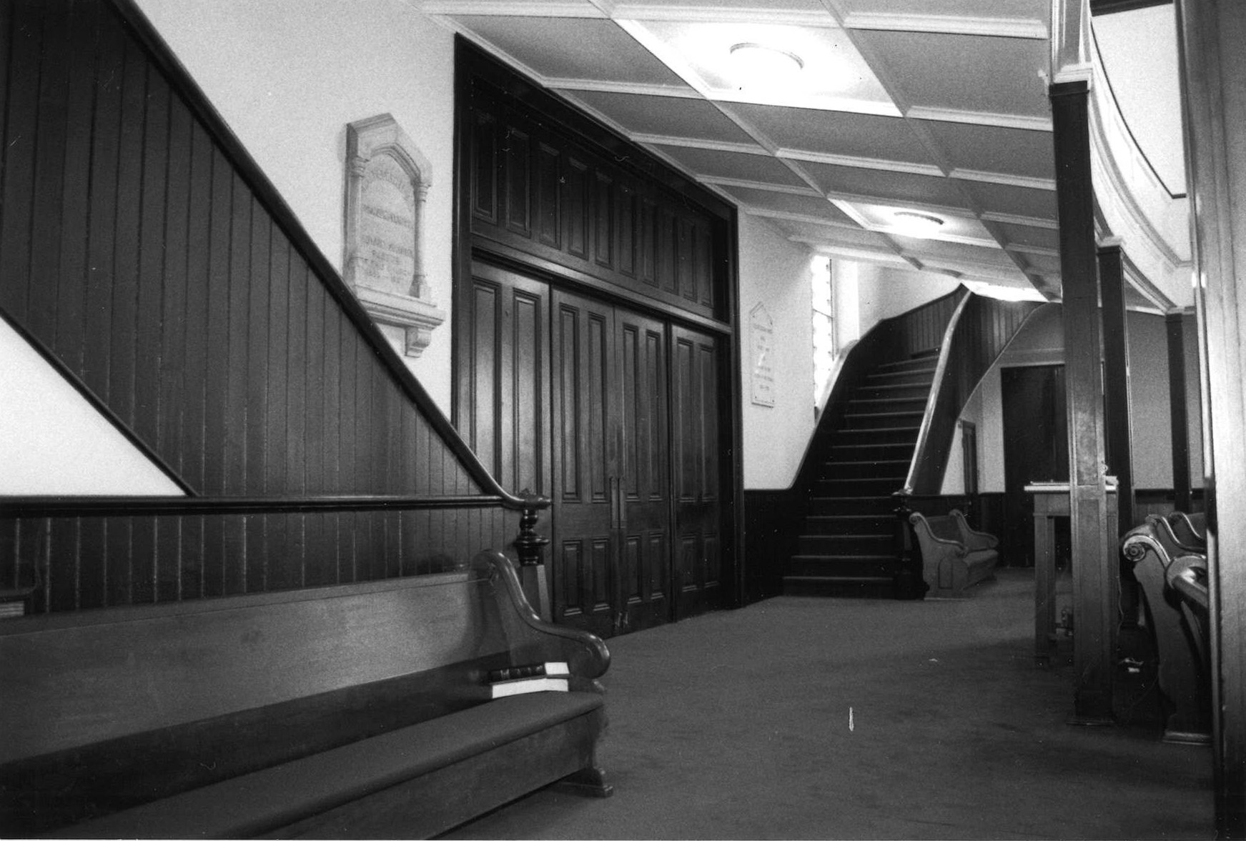 124-0034-0039_Monumental_Methodist_Church_2003_interior_entrance_doorsbalcony_stairs