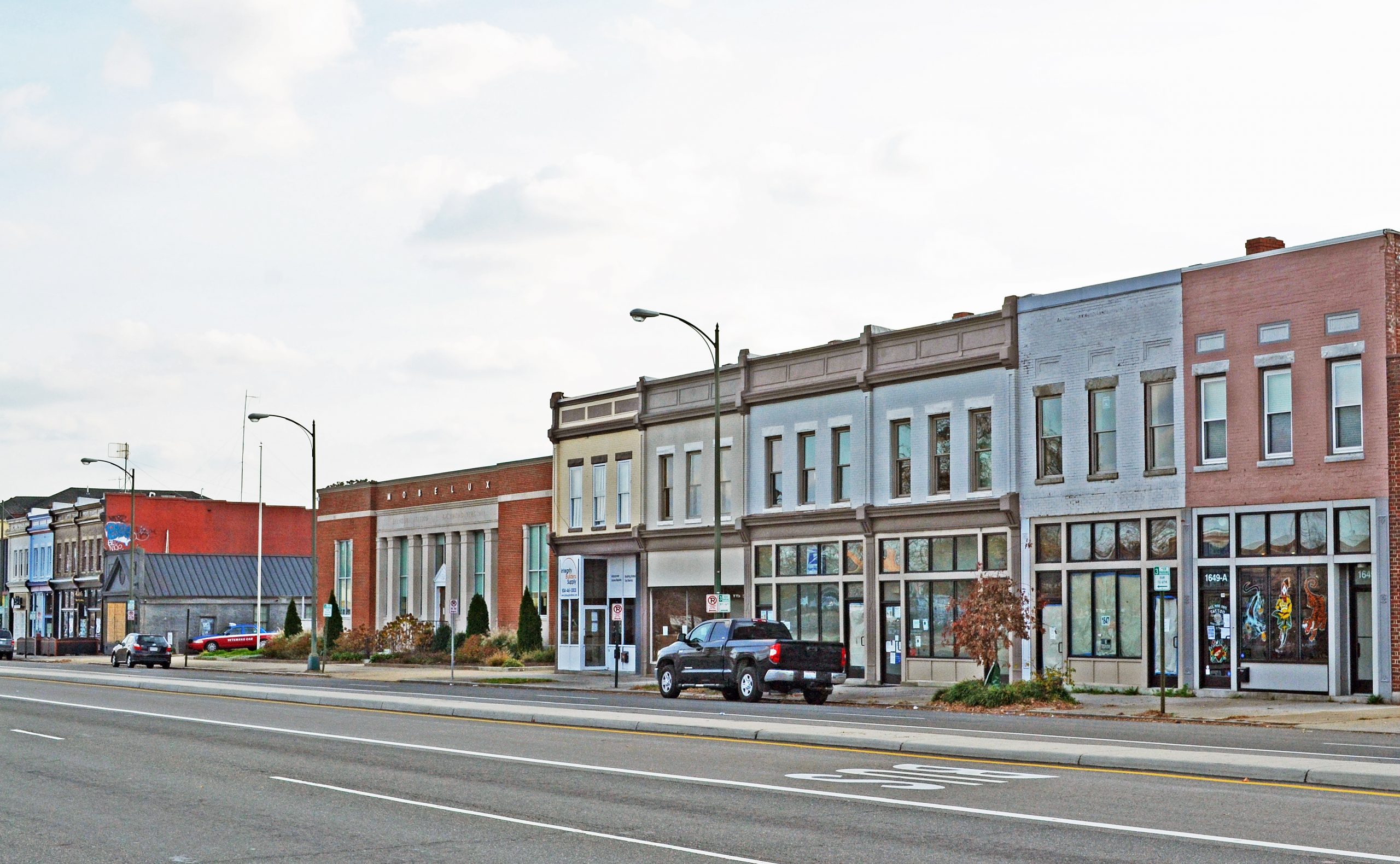 127-5807_West_Broad_St_Commercial_HD_2020_streetscape_VLR_Online-scaled