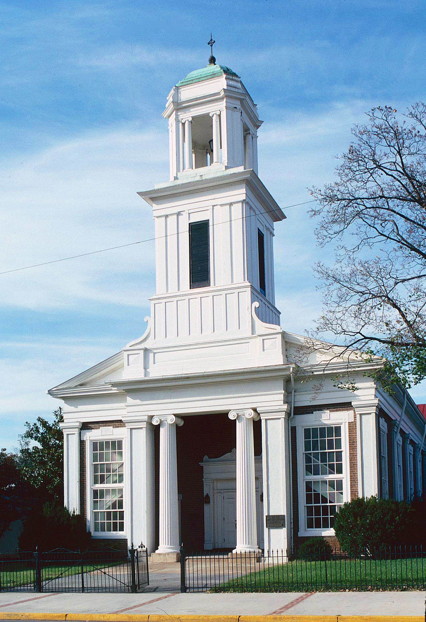 129-0009_Salem_Presbyterian_Church_1992-ca_exterior_front_elevation_VLR_Online