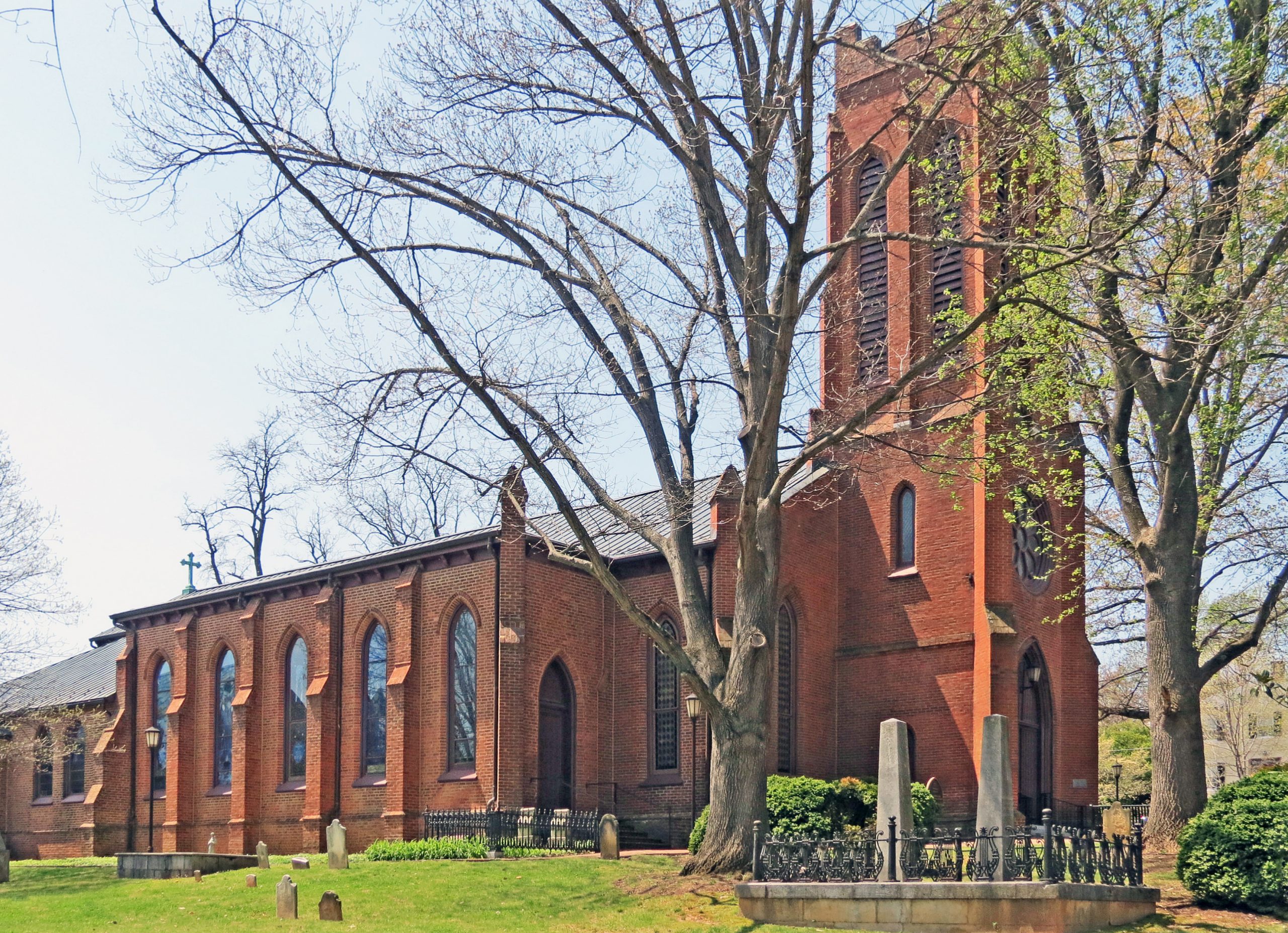 132-0007_Trinity_Episcopal_Church_2022_exterior_side_elevation_VLR_Online-scaled