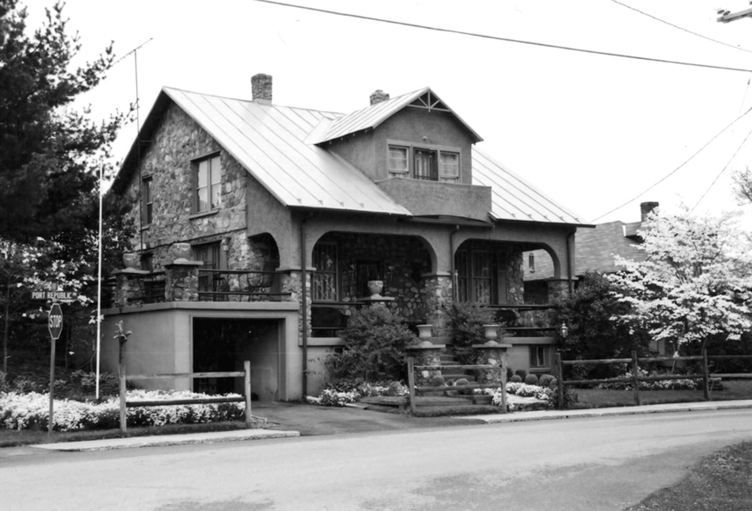 Tarry's Hotel. Photo credit: Leslie Giles, 2001