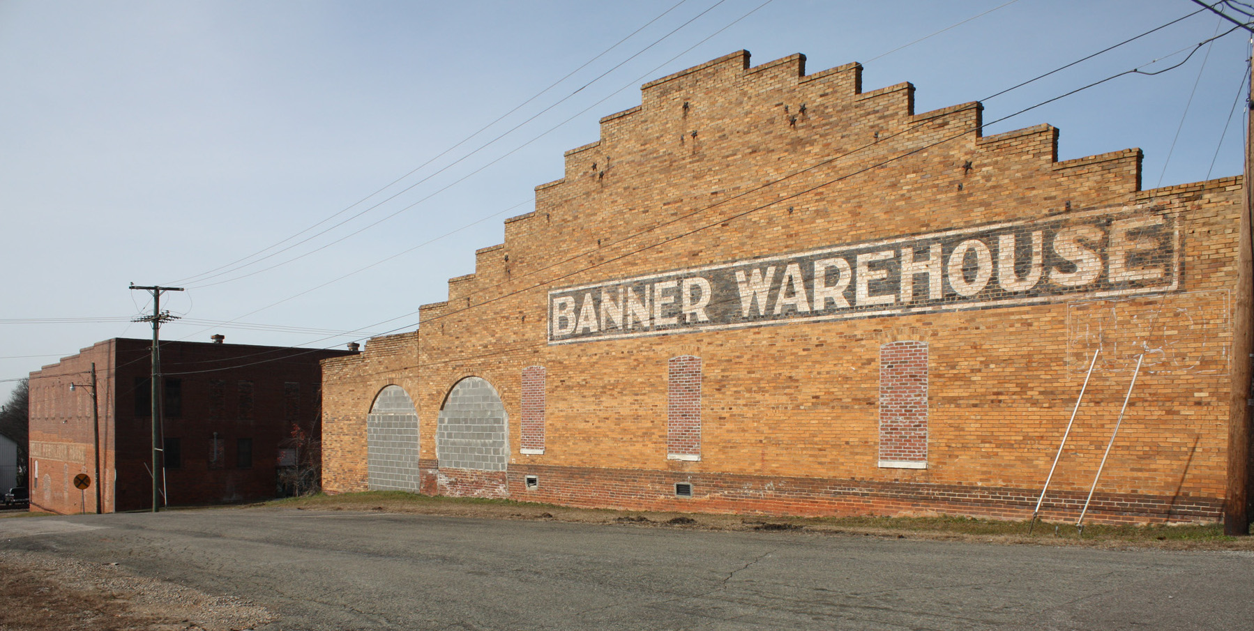 186-5005_Chase_City_WarehouseCommercial_District_2019_Banner_Warehouse_VLR_Online