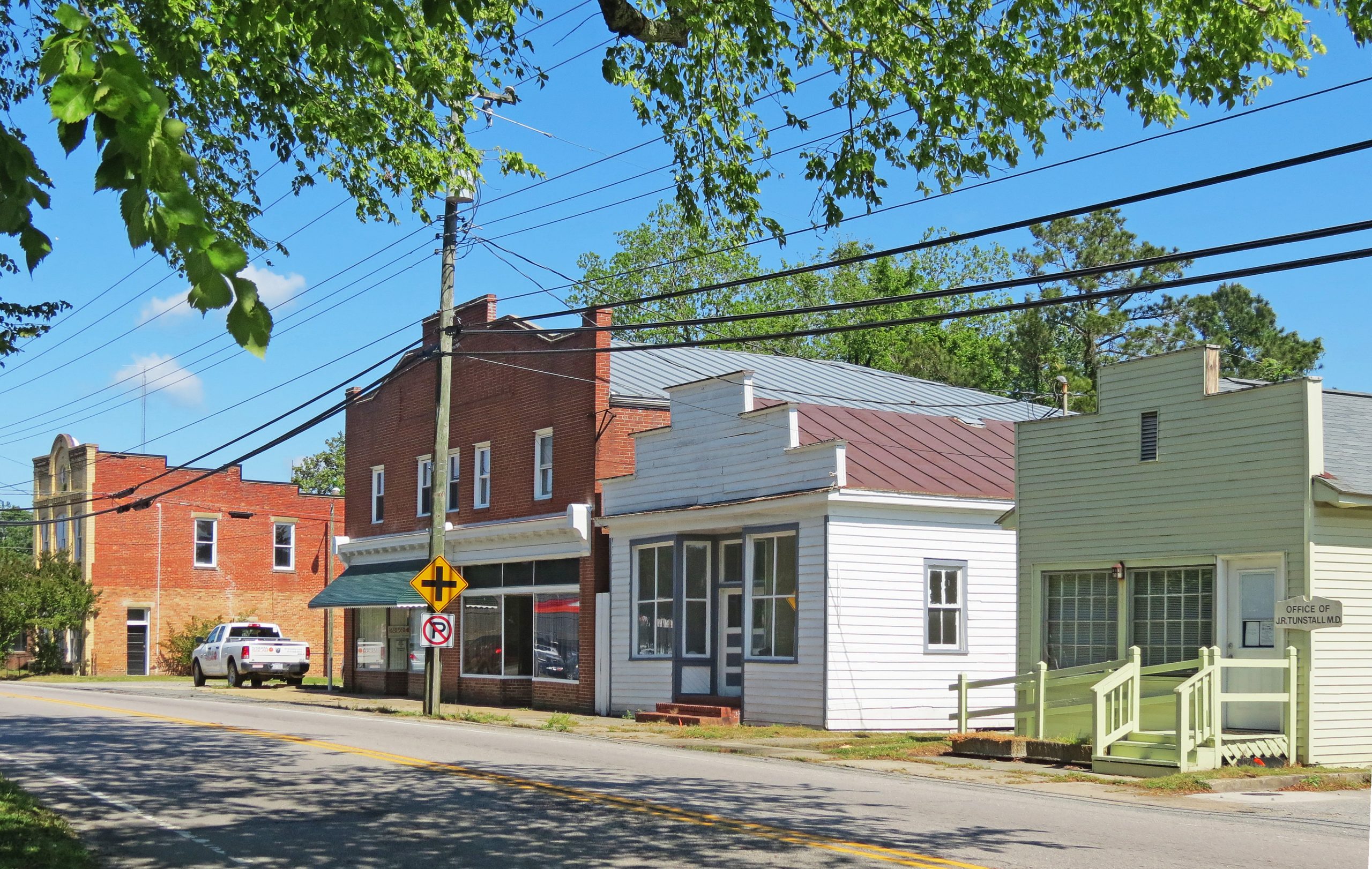 308-5001_Town-of-Surry_HD_2021_streetscape_VLR_Online-scaled