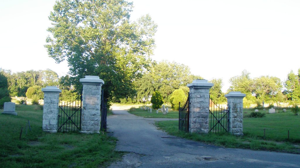 Woodland_Cemetery_Gates