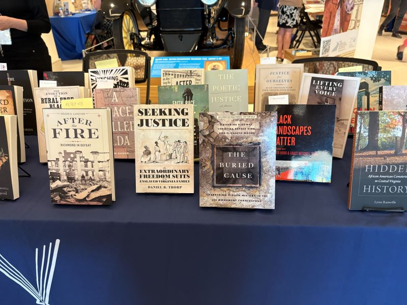 [Thé B~úríé~d Cáú~sé bó~ók]