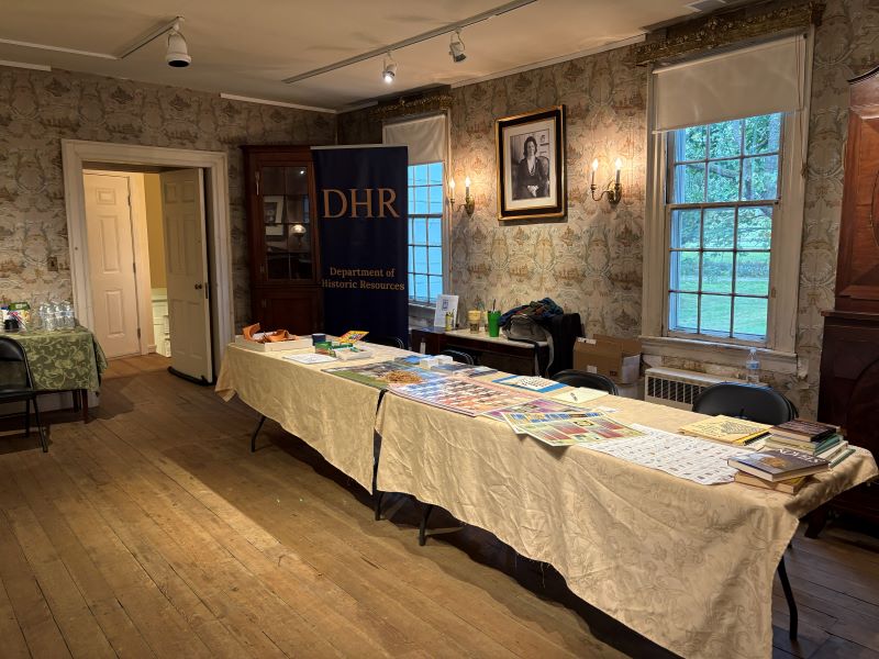 [Thé D~HR ác~tíví~tý áñ~d íñf~órmá~tíóñ~ tábl~é át C~lérm~óñt F~árm]