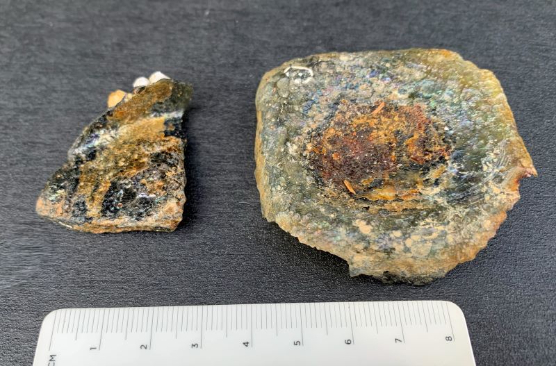 hiện vật bờ đông