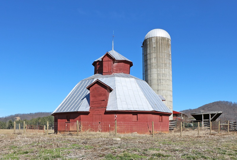 Hoffman Round Barn in Madison County